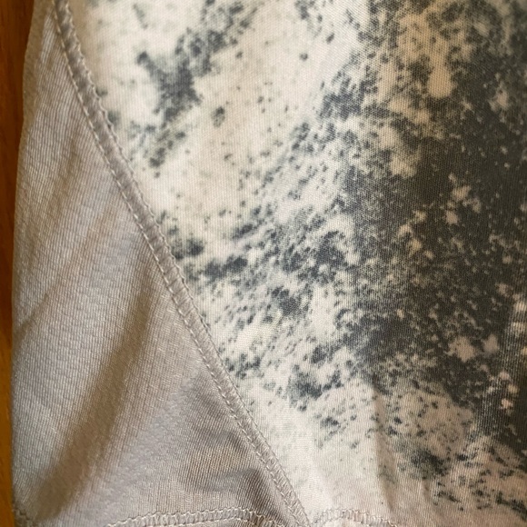 Old Navy Active Racerback Fit Tank Tanktop - Picture 3 of 4